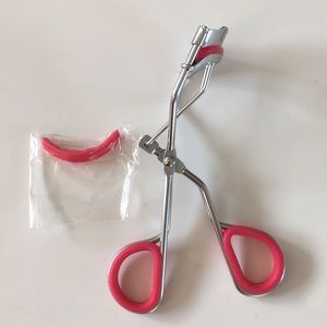 AVON Eyelash curler and replacement pad